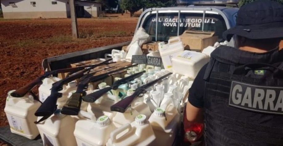 Operação em Nova Mutum (MT) apreendeu agrotóxicos roubados e armas usadas por quadrilha nos assaltos às fazendas. Divulgação 