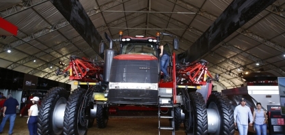 Produção de máquinas agrícolas e rodoviárias caiu 30,3% em outubro