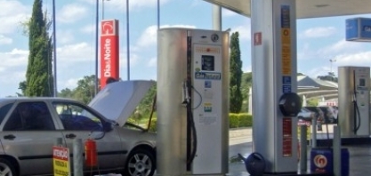 Estudo testa uso de gás natural veicular em carro híbrido