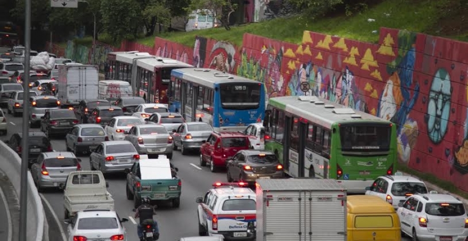 Trânsito em São Paulo. Foto: Fotos Públicas / Oswaldo Corneti