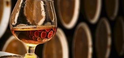Cachaça brasileira ganha espaço e é produto de empreendedorismo na França