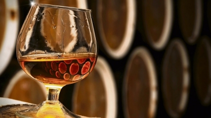 Cachaça brasileira ganha espaço e é produto de empreendedorismo na França