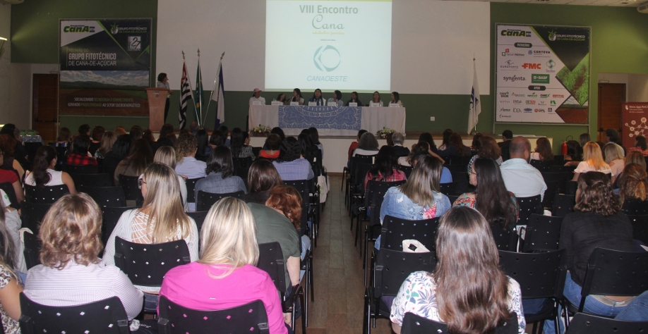 O Encontro Cana Substantivo Feminino reúne cerca de 300 participantes e conta com o apoio de entidades do setor
