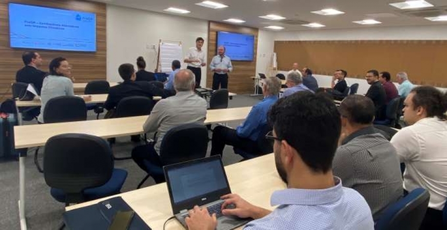 Em seminário realizado nesta sexta-feira (7), foi discutida a implantação no Ceará da primeira planta de bioquerosene para aviação do mundo