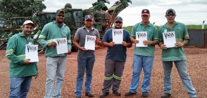 Alcoolvale: uso do cinto de segurança no ônibus é tema de campanha