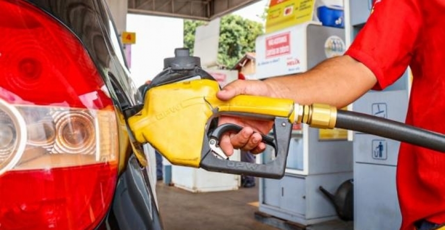 Decreto atualiza alíquotas sobre combustíveis no regulamento do ICMS (Foto: Henrique Kawaminami)
