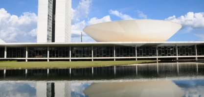 Covid-19: Congresso Brasileiro vota a liberação da produção do álcool 70