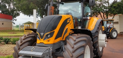 Valtra levará dois tratores para test drive no IX Encontro Cana Substantivo Feminino