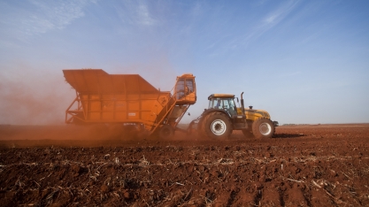 Tem início um robusto experimento prático visando o aprimoramento do plantio mecanizado de cana