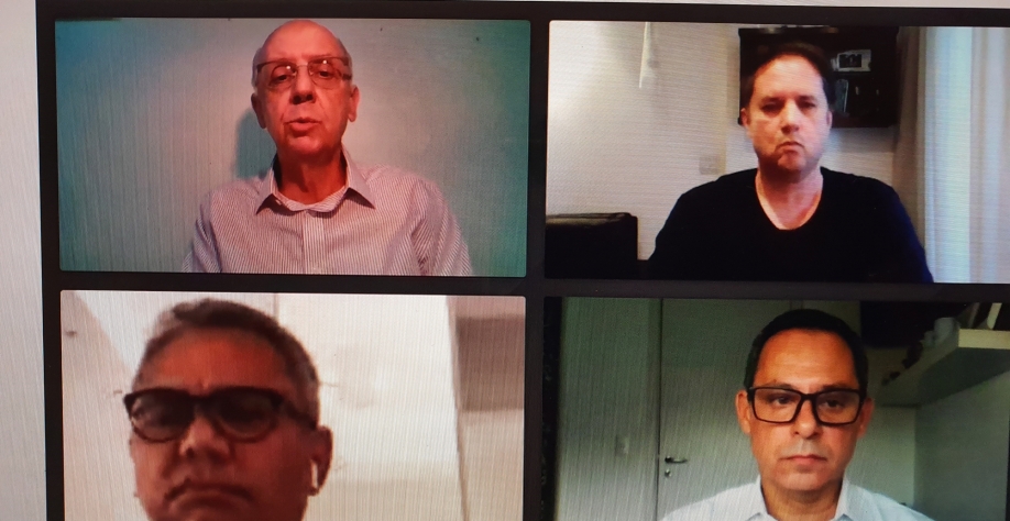 Na parte superior da foto: Plinio Nastari e Miguel Ivan. Na parte inferior, Aurélio Amaral e Jose Mauro Coelho, durante conferência online