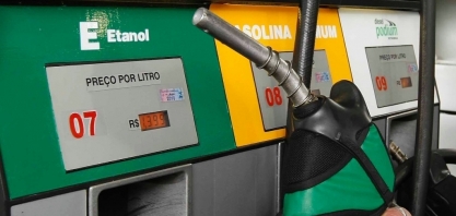 Preço do etanol cai mais do que o da gasolina nos postos paulistas