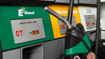 Preço do etanol cai mais do que o da gasolina nos postos paulistas