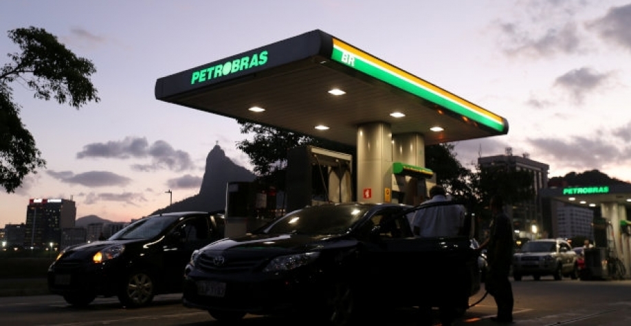 Venda direta de etanol aos postos aguarda nova sistematização dos impostos federais sem perda de receita (Imagem: Reuters/Sergio Moraes)