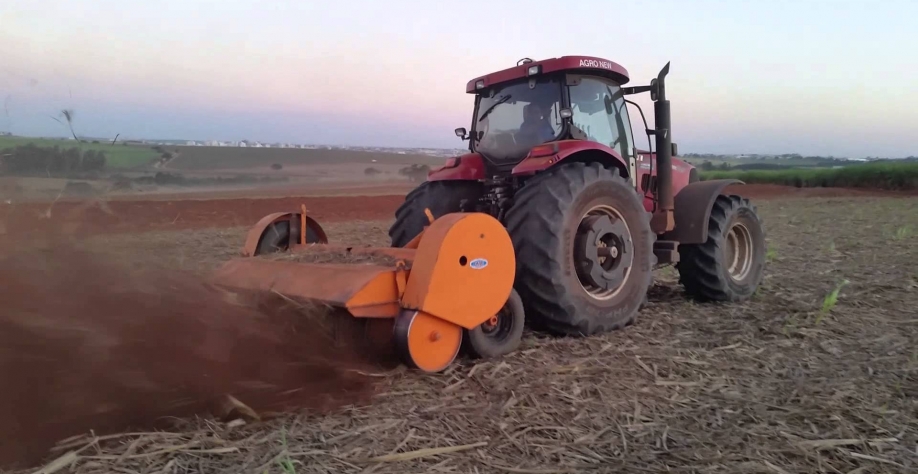 Uso do Destruidor de soqueira - Áreas com mais de 30% de tocos atacados pela praga devem ir para a reforma imediatamente