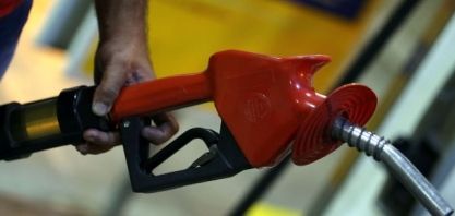 Por estoques menores do EUA, petróleo segue em rally de alta e etanol monitora