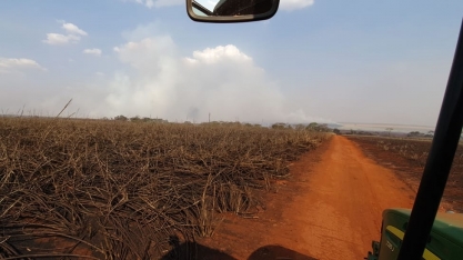 Incêndio atinge canavial da AgroQuatroS, um dos exemplos de produção sustentável do setor
