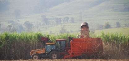Colheita mecanizada da cana-de-açúcar atinge 95,3% das áreas produtivas na safra 2018/19