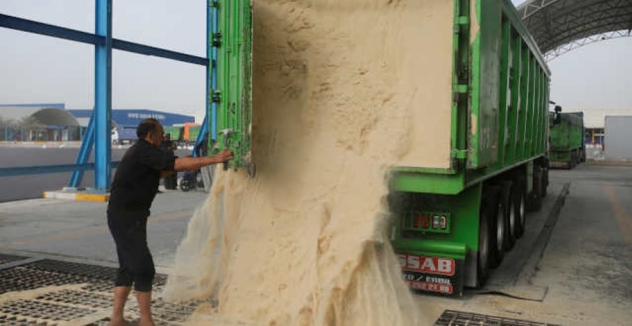 Os contratos futuros de açúcar negociados em Nova York despencaram no início deste ano, pois o novo coronavírus reduziu a demanda por alimentos e combustível (Imagem: REUTERS/Khalid al-Mousily)