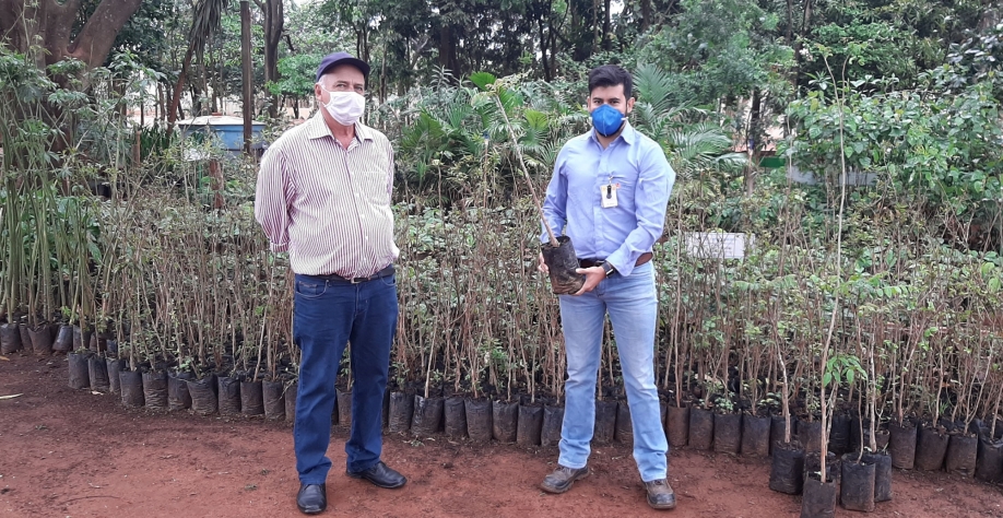 Dorival Barbosa Campos – Secretário de Desenvolvimento Econômico e Meio Ambiente e Thyago Dourados – coordenador de Meio Ambiente da Atvos
