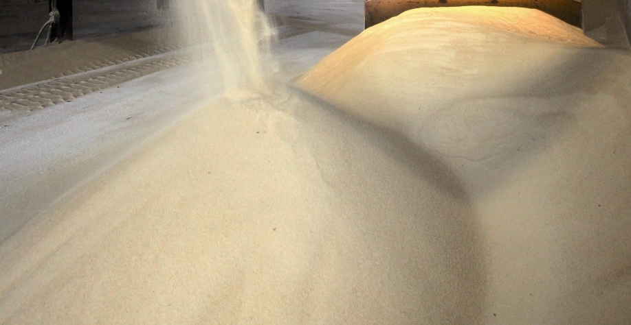  É necessária uma cota de 1,1 milhão de toneladas para que o açúcar brasileiro tenha a mesma isenção que os EUA têm ao vender etanol para os brasileiros