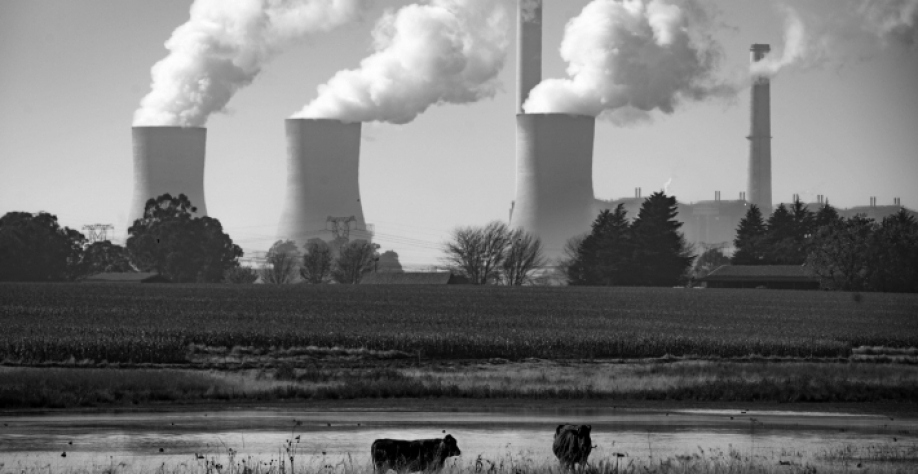 Poluição provocada por uma mina de carvão na África do Sul (Foto: Daylin Paul/Reuters)