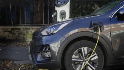 Reino Unido antecipa proibição de carros a gasolina e diesel para 2030