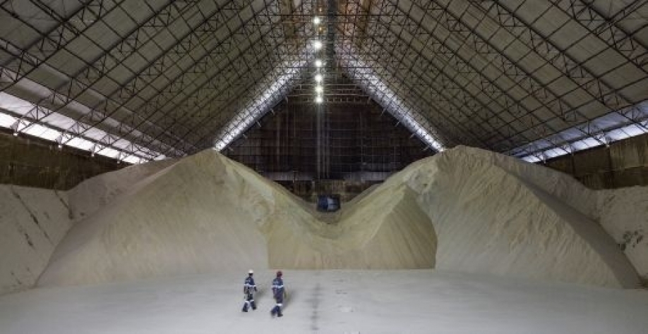 Silo de açúcar no Terminal Açucareiro da Copersucar (TAC) no Porto de Santos