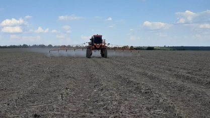 Na Cerradinho Bio, equipamento é adaptado e adubação da cana acontece em 12 linhas
