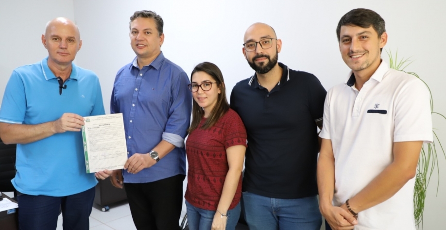 Da esquerda para direita: Fernando Zafonato - Prefeito de Matupá,   Cleocélio Assis Moraes - Diretor da Maracajá Bioenergia Mayse Onohara - Engenheira Ambiental, Proprietária da F.O. Engesam Antonio Figueiredo Netto - Engenheiro Ambiental, Proprietário da