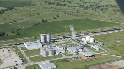 Rede apoiada por Warren Buffett compra usina de etanol nos EUA