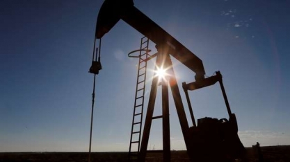 Preços do petróleo mantêm rali por redução na produção do Texas