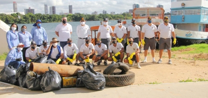 Mutirão recolhe lixo e alerta para preservação do Rio São Francisco