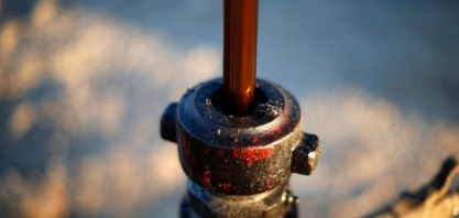 Petróleo acelera para novo recorde e vai ampliando defasagem da gasolina