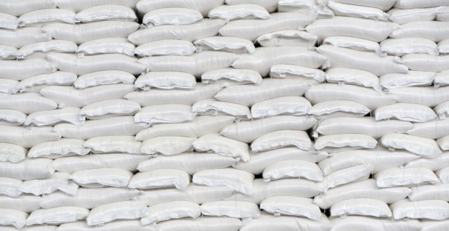 Parte da receita com açúcar e etanol chega para os produtores de cooperativa, após sobra de caixa (Imagem: Vincent Mundy/Bloomberg)