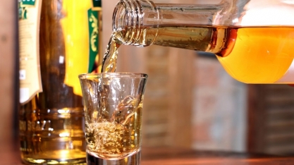 Sebrae cria cartilha para ensinar como legalizar produção de cachaça