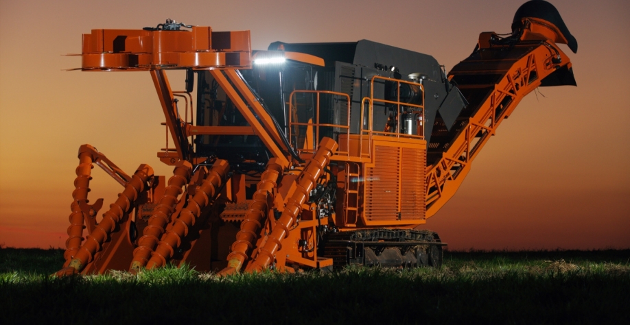 HOVER 500 foi construída para colher duas linhas de cana simultaneamente, garantindo mais produtividade para sua colheita