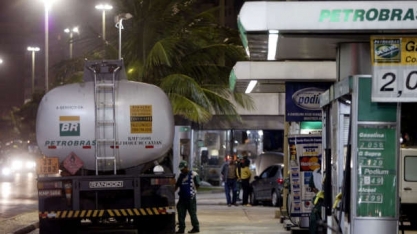 Defasagem da gasolina vai a R$ 0,26, pressiona a Petrobras e faz sombra à recuperação do etanol