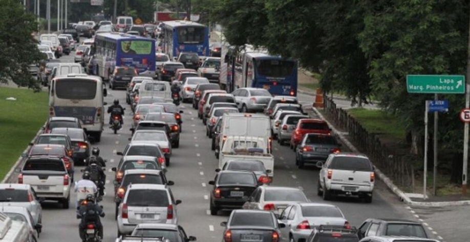 Tecnologia está em desenvolvimento por montadora japonesa em parceria com universidades brasileiras. Modelo em teste desenvolve em média 20 km por litro de etanol e reduz a emissão de gases de efeito estufa em 90%. Foto: Reprodução