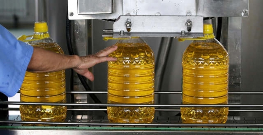 Os futuros do óleo de soja em Dalian e os contratos do óleo de canola negociados na bolsa de commodities de Zhengzhou cederam mais de 5% cada nos primeiros negócios (Imagem: REUTERS/Jason Lee)