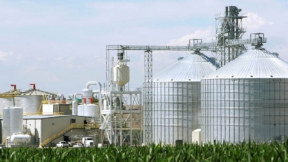 Índia antecipa em 2 anos mistura de 20% de etanol à gasolina