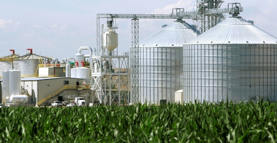 Dados da AIE mostraram que a produção de etanol dos EUA atingiu 1,067 milhão de barris por dia. Rick Wilking/Reuters