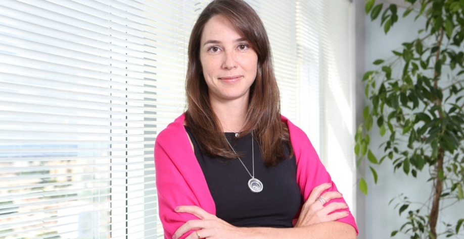 Mayra Theis – Sócia da PwC Brasi, será debatedora da live