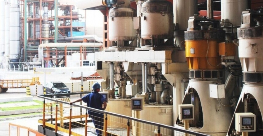  Trabalhador em Usina de etanol / Imagem: Divulgação Google