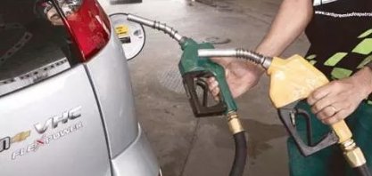 Preço do etanol cai 1,79%, em uma semana, mas gasolina não para de subir em BH