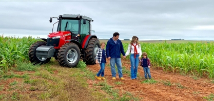 Massey Ferguson percorre o país e apresenta histórias de agricultores