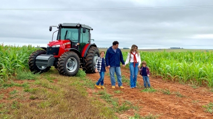 Massey Ferguson percorre o país e apresenta histórias de agricultores