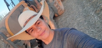 Trabalhadora se capacita e realiza sonho de operar máquina agrícola