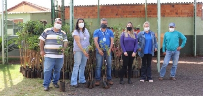 Enersugar doa mudas de árvores para projeto ambiental de Ibirarema