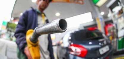 Gasolina já é vendida a R$ 7,36 em postos pelo Brasil; preço médio chega a quase R$ 6