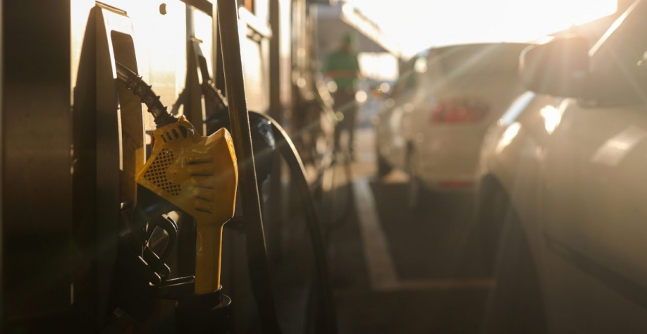 De lá para cá, disse a Ticket Log, houve um aumento de 25% no preço do combustível mais consumido do Brasil (Imagem: REUTERS/Amanda Perobelli)